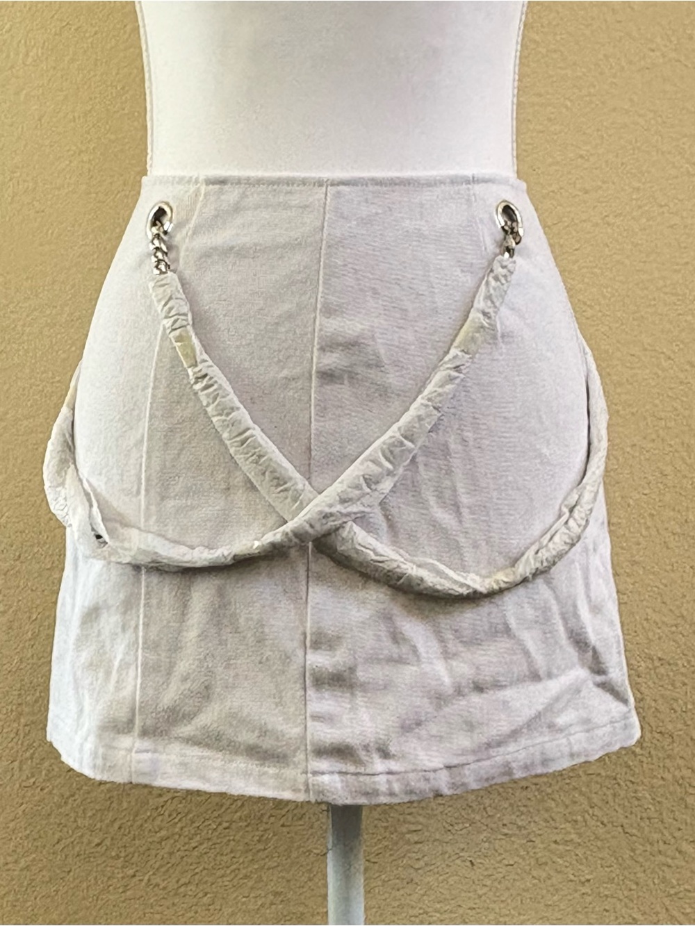 Carmar White Denim Mini Skirt w/ Back Zipper & Silver Chains, Size 6 NWOT